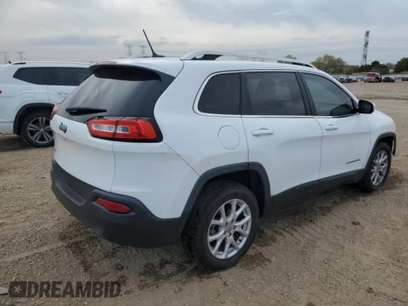 ✅ 2015 Jeep Cherokee Latitude • VIN: 1C4PJLCB9FW628011 • Лот: 90228485. Опубликован ранее на Copart с пробегом 133 241 миль. Бесплатный доступ к архиву аукционных продаж из США и подробный отчёт об истории автомобиля на DreamBid. Изображение 3.