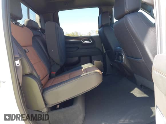 2023 Chevrolet Silverado 1500 High Country с VIN 3GCUDJEL2PG354140, выставлен на аукционе IAAI как лот 43509487 с пробегом 18 894 миль миль и . История ставок и продаж доступна на DreamBid. Изображение 8.