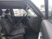 ✅ 2008 Jeep Commander Sport • VIN: 1J8HG48K18C114216 • Lot: 39373542. Listed on IAAI with 168,064 mi. Free auction sales archive from the USA and detailed vehicle history report at DreamBid. Image 5.