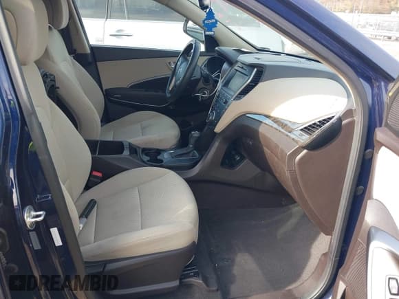 ✅ 2017 Hyundai Santa Fe 2.4L • VIN: 5XYZU3LBXHG397460 • Лот: 43712911. Опубликован ранее на IAAI с пробегом 95 302 миль. Бесплатный доступ к архиву аукционных продаж из США и подробный отчёт об истории автомобиля на DreamBid. Изображение 5.