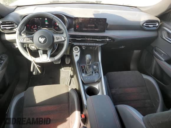 ✅ 2024 Dodge Hornet R/T • VIN: ZACPDFCW7R3A35610 • Lot: 62335405. Wystawiony na Copart z przebiegiem 21 000 mil mil. Skorzystaj z bezpłatnego archiwum sprzedaży aukcyjnych z USA i zobacz szczegółowy raport historii pojazdu na DreamBid. Zdjęcie 8.