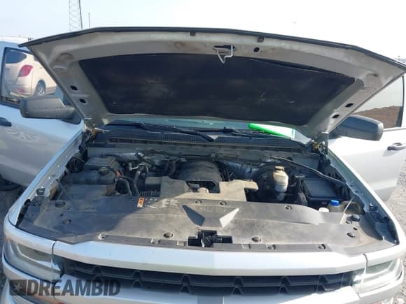 ✅ 2018 Chevrolet Silverado 1500 Custom • VIN: 1GCRCPEC4JZ110265 • Lot: 42534453. Wystawiony na IAAI z przebiegiem 210 589 mil. Bezpłatny archiwum sprzedaży aukcyjnych z USA i szczegółowy raport historii pojazdu na DreamBid. Zdjęcie 10.