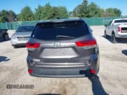 ✅ 2018 Toyota Highlander SE • VIN: 5TDJZRFH9JS836903 • Lot: 43419144. Listed on IAAI with 143,993 mi. Free auction sales archive from the USA and detailed vehicle history report at DreamBid. Image 16.