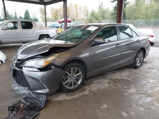 ✅ 2017 Toyota Camry SE • VIN: 4T1BF1FK0HU362576 • Lot: 43647037. Wystawiony na IAAI z przebiegiem 102 686 mil. Bezpłatny archiwum sprzedaży aukcyjnych z USA i szczegółowy raport historii pojazdu na DreamBid. Zdjęcie 2.