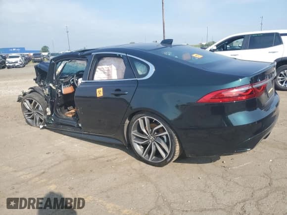 ✅ 2024 Jaguar XF R-Dynamic SE • VIN: SAJBL4GX8RCY96409 • Лот: 63563755. Опубликован ранее на Copart с пробегом Не указан. Бесплатный доступ к архиву аукционных продаж из США и подробный отчёт об истории автомобиля на DreamBid. Изображение 2.