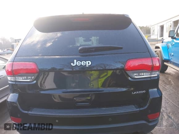✅ 2017 Jeep Grand Cherokee Laredo • VIN: 1C4RJEAG7HC823290 • Lot: 43777289. Listed on IAAI with 79,926 mi. Free auction sales archive from the USA and detailed vehicle history report at DreamBid. Image 16.