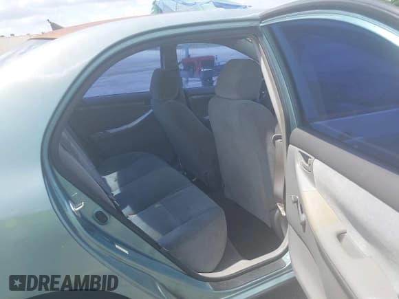 ✅ 2006 Toyota Corolla CE • VIN: 1NXBR32EX6Z722307 • Lot: 42545906. Listed on IAAI with 299,999 mi. Free auction sales archive from the USA and detailed vehicle history report at DreamBid. Image 8.