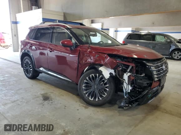 ✅ 2025 Nissan Rogue Platinum • VIN: JN8BT3DD5SW470947 • Lot: 61426615. Listed on Copart with 1,726 mi. Free auction sales archive from the USA and detailed vehicle history report at DreamBid. Image 4.