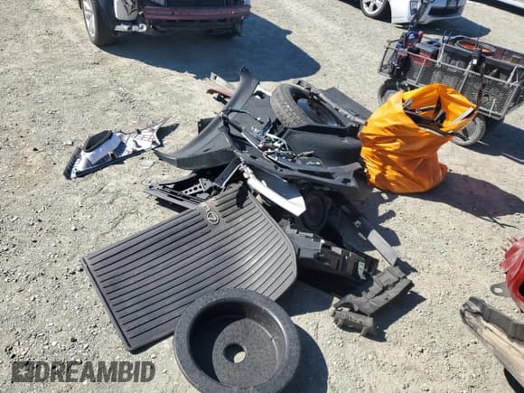 ✅ 2016 Lexus RX 450h • VIN: 2T2BGMCA8GC001778 • Лот: 70759785. Опубликован ранее на Copart с пробегом 112 049 миль. Бесплатный доступ к архиву аукционных продаж из США и подробный отчёт об истории автомобиля на DreamBid. Изображение 13.