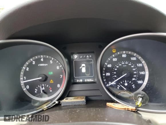 ✅ 2018 Hyundai Santa Fe 2.4L • VIN: 5XYZTDLB3JG550839 • Lot: 37752953. Wystawiony na Copart z przebiegiem 67 809 mil. Bezpłatny archiwum sprzedaży aukcyjnych z USA i szczegółowy raport historii pojazdu na DreamBid. Zdjęcie 9.