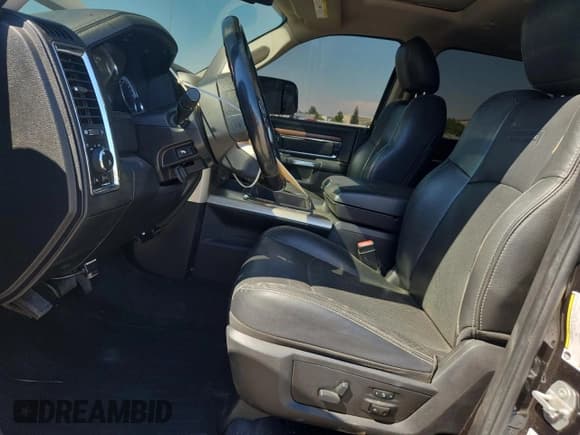 ✅ 2016 Ram 2500 Laramie • VIN: 3C6UR5NL0GG247717 • Лот: 68479255. Опубликован ранее на Copart с пробегом 221 917 миль. Бесплатный доступ к архиву аукционных продаж из США и подробный отчёт об истории автомобиля на DreamBid. Изображение 7.