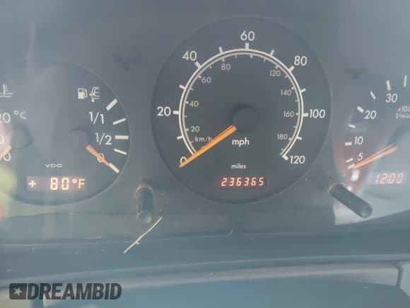 ✅ 1999 Mercedes-Benz M 320/430/500 • VIN: 4JGAB54E2XA139127 • Lot: 42912409. Listed on IAAI with 236,365 mi. Free auction sales archive from the USA and detailed vehicle history report at DreamBid. Image 7.