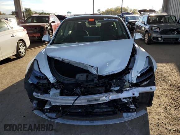 ✅ 2022 Tesla Model 3 • VIN: 5YJ3E1EA2NF370512 • Lot: 86252935. Wystawiony na Copart z przebiegiem 79 256 mil. Bezpłatny archiwum sprzedaży aukcyjnych z USA i szczegółowy raport historii pojazdu na DreamBid. Zdjęcie 5.