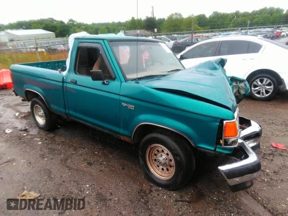 ✅ 1992 Ford Ranger • VIN: 1FTCR10A1NTA75989 • Lot: 42225282. Wystawiony na IAAI z przebiegiem 2 369 mil. Bezpłatny archiwum sprzedaży aukcyjnych z USA i szczegółowy raport historii pojazdu na DreamBid. Zdjęcie 1.