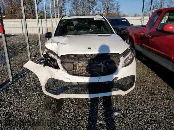 ✅ 2017 Mercedes-Benz GLE 63 AMG • VIN: 4JGDA7EB4HA957279 • Lot: 42774825. Listed on Copart with 153,508 mi. Free auction sales archive from the USA and detailed vehicle history report at DreamBid. Image 5.