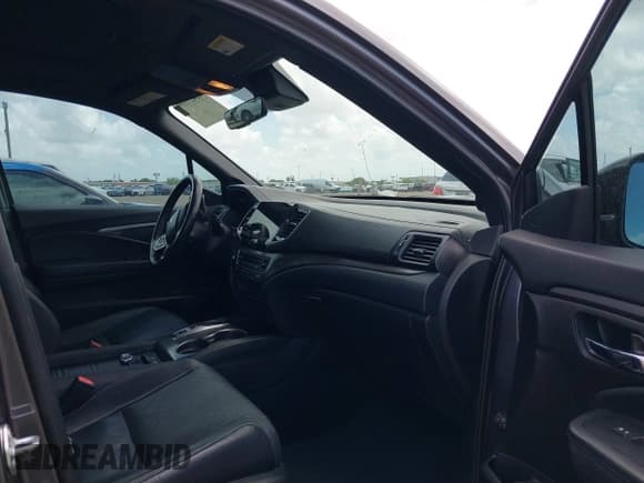 ✅ 2021 Honda Passport EX-L • VIN: 5FNYF8H52MB024467 • Lot: 42427539. Listed on IAAI with 75,652 mi. Free auction sales archive from the USA and detailed vehicle history report at DreamBid. Image 5.