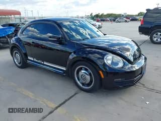 ✅ 2013 Volkswagen Beetle 2.5L • VIN: 3VWJX7AT3DM605065 • Lot: 43311907. Wystawiony na IAAI z przebiegiem 131 224 mil. Bezpłatny archiwum sprzedaży aukcyjnych z USA i szczegółowy raport historii pojazdu na DreamBid. Zdjęcie 1.