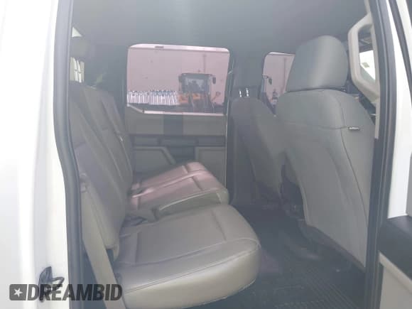 ✅ 2017 Ford F-250 Lariat • VIN: 1FT7W2BT9HEE48459 • Lot: 43643913. Wystawiony na IAAI z przebiegiem 184 168 mil. Bezpłatny archiwum sprzedaży aukcyjnych z USA i szczegółowy raport historii pojazdu na DreamBid. Zdjęcie 8.