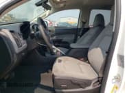 ✅ 2022 Chevrolet Colorado 2WD Work Truck • VIN: 1GCGSBEN2N1103947 • Лот: 64497894. Опубликован ранее на Copart с пробегом 32 675 миль. Бесплатный доступ к архиву аукционных продаж из США и подробный отчёт об истории автомобиля на DreamBid. Изображение 7.