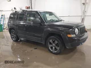 ✅ 2014 Jeep Patriot Latitude • VIN: 1C4NJPFA9ED717699 • Lot: 41699040. Wystawiony na IAAI z przebiegiem 88 376 mil. Bezpłatny archiwum sprzedaży aukcyjnych z USA i szczegółowy raport historii pojazdu na DreamBid. Zdjęcie 1.