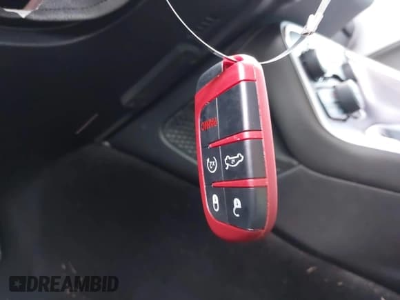 ✅ 2015 Dodge Challenger R/T Scat Pack • VIN: 2C3CDZFJ9FH769692 • Lot: 43193775. Wystawiony na IAAI z przebiegiem 113 934 mil. Bezpłatny archiwum sprzedaży aukcyjnych z USA i szczegółowy raport historii pojazdu na DreamBid. Zdjęcie 11.