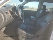 ✅ 2009 Chevrolet Suburban 2LT • VIN: 1GNFC26019R101682 • Lot: 74675694. Wystawiony na Copart z przebiegiem 222 334 mil. Bezpłatny archiwum sprzedaży aukcyjnych z USA i szczegółowy raport historii pojazdu na DreamBid. Zdjęcie 7.