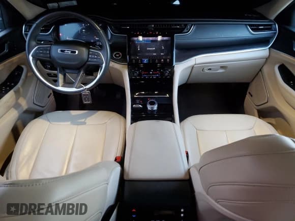 ✅ 2021 Jeep Grand Cherokee Limited • VIN: 1C4RJKBG7M8125711 • Lot: 82595415. Wystawiony na Copart z przebiegiem 77 511 mil. Bezpłatny archiwum sprzedaży aukcyjnych z USA i szczegółowy raport historii pojazdu na DreamBid. Zdjęcie 8.