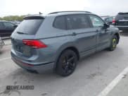 ✅ 2023 Volkswagen Tiguan SE R-Line Black • VIN: 3VVCB7AX5PM039767 • Lot: 42014072. Wystawiony na IAAI z przebiegiem 18 424 mil. Bezpłatny archiwum sprzedaży aukcyjnych z USA i szczegółowy raport historii pojazdu na DreamBid. Zdjęcie 4.