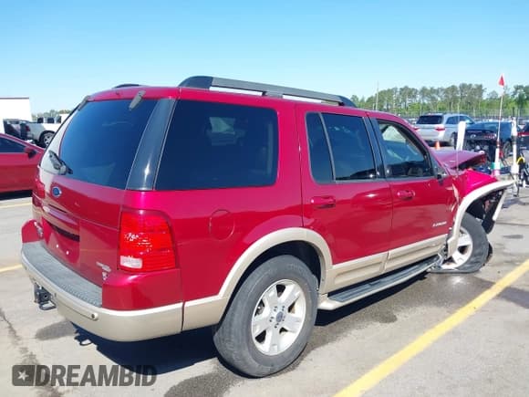 ✅ 2005 Ford Explorer Eddie Bauer • VIN: 1FMDU74W85UB49412 • Лот: 42041844. Опубликован ранее на IAAI с пробегом Не указан. Бесплатный доступ к архиву аукционных продаж из США и подробный отчёт об истории автомобиля на DreamBid. Изображение 4.