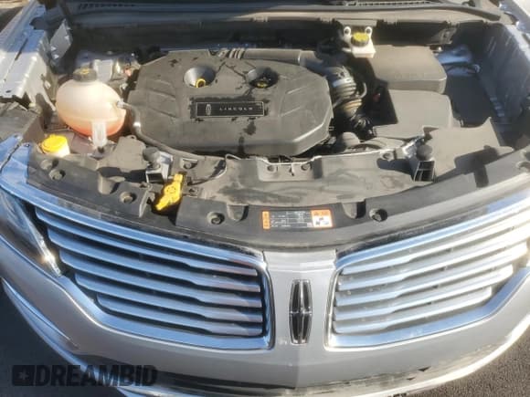 ✅ 2018 Lincoln MKC Select • VIN: 5LMCJ2C93JUL30928 • Lot: 71500855. Wystawiony na Copart z przebiegiem 61 176 mil. Bezpłatny archiwum sprzedaży aukcyjnych z USA i szczegółowy raport historii pojazdu na DreamBid. Zdjęcie 12.