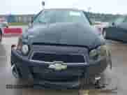 ✅ 2013 Chevrolet Sonic RS • VIN: 1G1JG6SB8D4137857 • Lot: 42236357. Wystawiony na IAAI z przebiegiem 112 618 mil mil. Skorzystaj z bezpłatnego archiwum sprzedaży aukcyjnych z USA i zobacz szczegółowy raport historii pojazdu na DreamBid. Zdjęcie 12.