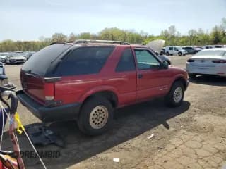 ✅ 1996 Chevrolet Blazer • VIN: 1GNCT18W6TK193788 • Lot: 49305175. Wystawiony na Copart z przebiegiem 136 856 mil. Bezpłatny archiwum sprzedaży aukcyjnych z USA i szczegółowy raport historii pojazdu na DreamBid. Zdjęcie 3.