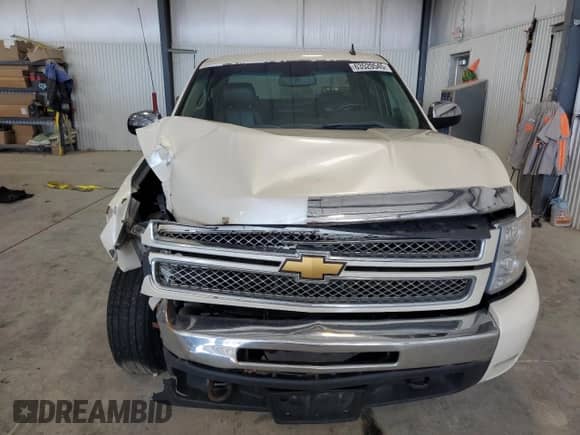 2011 Chevrolet Silverado 1500 LT with VIN 3GCPKSE37BG325413, listed as a Copart auction lot 63520545 with 264,592 mi miles and Salvage title. Bid and sale history available at DreamBid. Image 5.