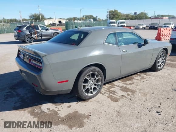 ✅ 2017 Dodge Challenger GT • VIN: 2C3CDZGG1HH543104 • Lot: 43501439. Wystawiony na IAAI z przebiegiem 76 510 mil. Bezpłatny archiwum sprzedaży aukcyjnych z USA i szczegółowy raport historii pojazdu na DreamBid. Zdjęcie 4.