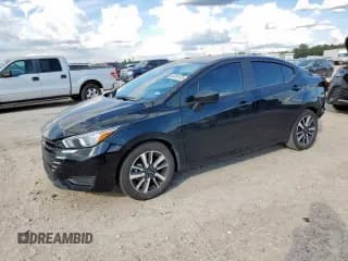 ✅ 2024 Nissan Versa SV • VIN: 3N1CN8EV5RL863638 • Лот: 84701575. Опубликован ранее на Copart с пробегом 16 706 миль. Бесплатный доступ к архиву аукционных продаж из США и подробный отчёт об истории автомобиля на DreamBid. Изображение 1.