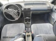 ✅ 1993 Ford Escort • VIN: 1FAPP14J4PW127964 • Lot: 92805235. Wystawiony na Copart z przebiegiem 82 099 mil. Bezpłatny archiwum sprzedaży aukcyjnych z USA i szczegółowy raport historii pojazdu na DreamBid. Zdjęcie 8.