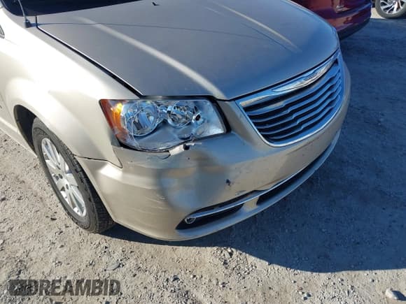 ✅ 2013 Chrysler Town & Country Touring • VIN: 2C4RC1BG2DR670207 • Lot: 43665280. Listed on IAAI with 96,609 mi. Free auction sales archive from the USA and detailed vehicle history report at DreamBid. Image 6.
