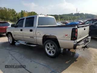 ✅ 2006 Chevrolet Silverado 1500 LT1 • VIN: 2GCEK13T961130173 • Lot: 69500414. Wystawiony na Copart z przebiegiem 195 532 mil mil. Skorzystaj z bezpłatnego archiwum sprzedaży aukcyjnych z USA i zobacz szczegółowy raport historii pojazdu na DreamBid. Zdjęcie 2.