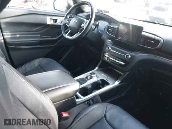 ✅ 2020 Ford Explorer Limited • VIN: 1FMSK8FH8LGB57359 • Lot: 43730361. Wystawiony na IAAI z przebiegiem 86 816 mil. Bezpłatny archiwum sprzedaży aukcyjnych z USA i szczegółowy raport historii pojazdu na DreamBid. Zdjęcie 5.