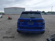 ✅ 2024 BMW X5 M60i • VIN: 5UX33EU05R9U83164 • Lot: 42070488. Wystawiony na IAAI z przebiegiem 31 300 mil. Bezpłatny archiwum sprzedaży aukcyjnych z USA i szczegółowy raport historii pojazdu na DreamBid. Zdjęcie 17.