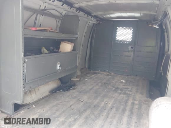 ✅ 2014 Chevrolet Express Cargo • VIN: 1GCSGAFX6E1177295 • Lot: 42829378. Wystawiony na IAAI z przebiegiem 281 183 mil. Bezpłatny archiwum sprzedaży aukcyjnych z USA i szczegółowy raport historii pojazdu na DreamBid. Zdjęcie 8.