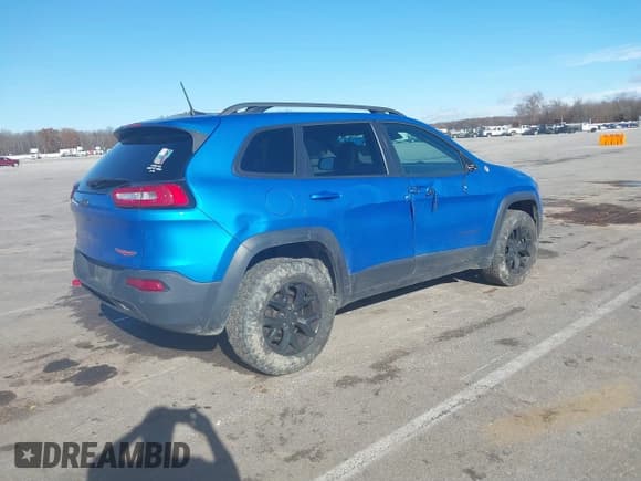 ✅ 2018 Jeep Cherokee Trailhawk • VIN: 1C4PJMBB2JD529977 • Лот: 40888811. Опубликован ранее на IAAI с пробегом 112 937 миль. Бесплатный доступ к архиву аукционных продаж из США и подробный отчёт об истории автомобиля на DreamBid. Изображение 4.