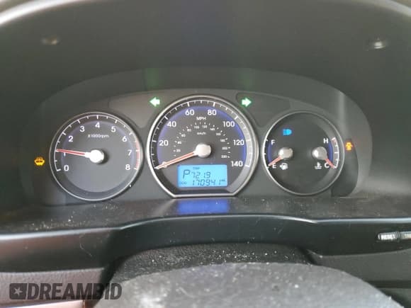 ✅ 2011 Hyundai Santa Fe Limited • VIN: 5XYZK3AB6BG067573 • Lot: 76091694. Listed on Copart with 170,941 mi. Free auction sales archive from the USA and detailed vehicle history report at DreamBid. Image 9.