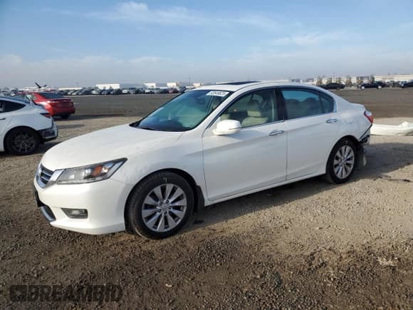 ✅ 2014 Honda Accord EX-L • VIN: 1HGCR3F83EA003897 • Lot: 92649825. Listed on Copart with 107,040 mi. Free auction sales archive from the USA and detailed vehicle history report at DreamBid. Image 1.