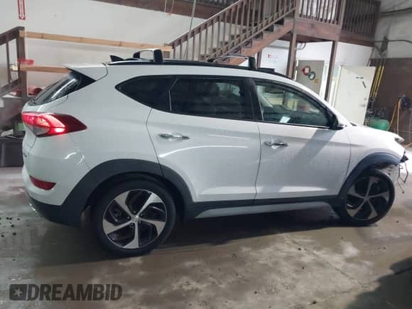 2018 Hyundai Tucson Limited with VIN KM8J33A21JU622755, listed as a IAAI auction lot 41545445 with 53,971 mi miles and . Bid and sale history available at DreamBid. Image 14.