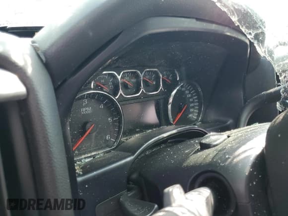 ✅ 2015 Chevrolet Silverado 2500HD LT • VIN: 1GC1KVEG0FF111137 • Lot: 59334755. Wystawiony na Copart z przebiegiem Nie podano. Bezpłatny archiwum sprzedaży aukcyjnych z USA i szczegółowy raport historii pojazdu na DreamBid. Zdjęcie 9.