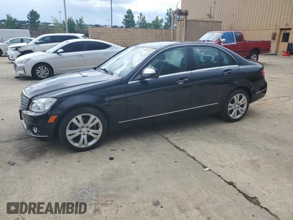 ✅ 2008 Mercedes-Benz C 300 Sport • VIN: WDDGF54X58R040265 • Лот: 60092695. Опубликован ранее на Copart с пробегом 101 783 миль. Бесплатный доступ к архиву аукционных продаж из США и подробный отчёт об истории автомобиля на DreamBid. Изображение 1.