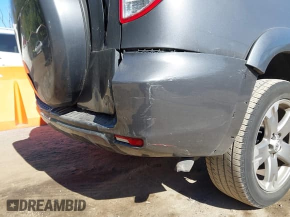 ✅ 2011 Toyota RAV4 Sport • VIN: 2T3WF4DV7BW105221 • Лот: 43403742. Опубликован ранее на IAAI с пробегом 163 827 миль. Бесплатный доступ к архиву аукционных продаж из США и подробный отчёт об истории автомобиля на DreamBid. Изображение 17.