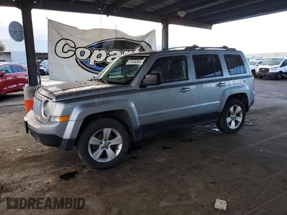✅ 2015 Jeep Patriot Altitude • VIN: 1C4NJRBB2FD135987 • Lot: 91443265. Wystawiony na Copart z przebiegiem 165 922 mil. Bezpłatny archiwum sprzedaży aukcyjnych z USA i szczegółowy raport historii pojazdu na DreamBid. Zdjęcie 1.