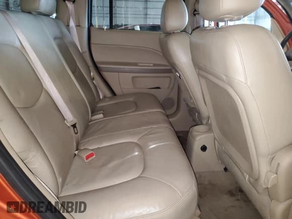 ✅ 2006 Chevrolet HHR LT • VIN: 3GNDA23D26S634685 • Lot: 81865485. Wystawiony na Copart z przebiegiem 173 697 mil. Bezpłatny archiwum sprzedaży aukcyjnych z USA i szczegółowy raport historii pojazdu na DreamBid. Zdjęcie 11.